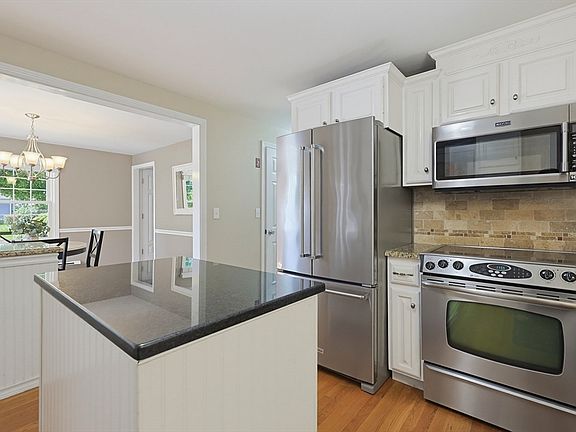 5th image of 57 Eldridge Dr