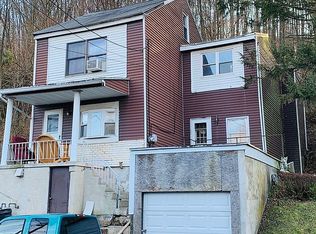 321 Peacock St, Pottsville, PA 17901