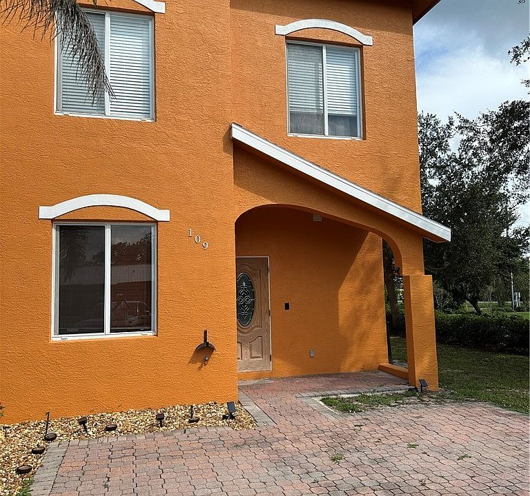 1st image of 109 Sparrow Ave