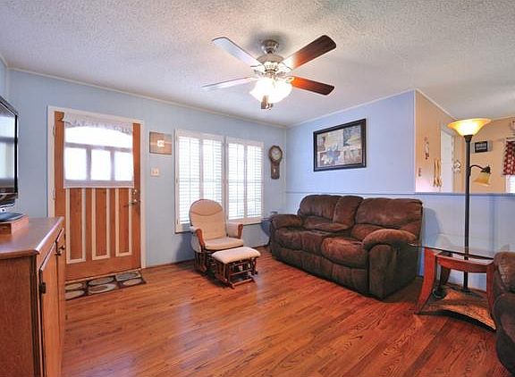4th image of 816 Walter Dr