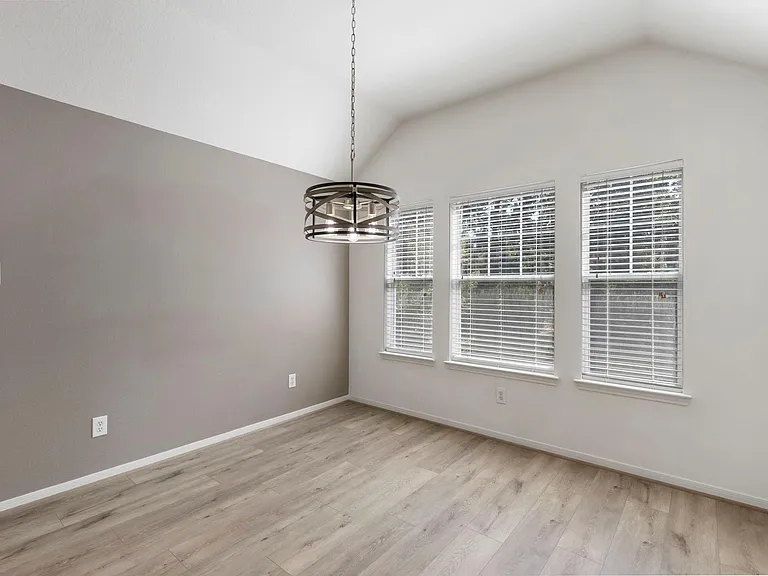 67 Woodlily Pl — Photo 9