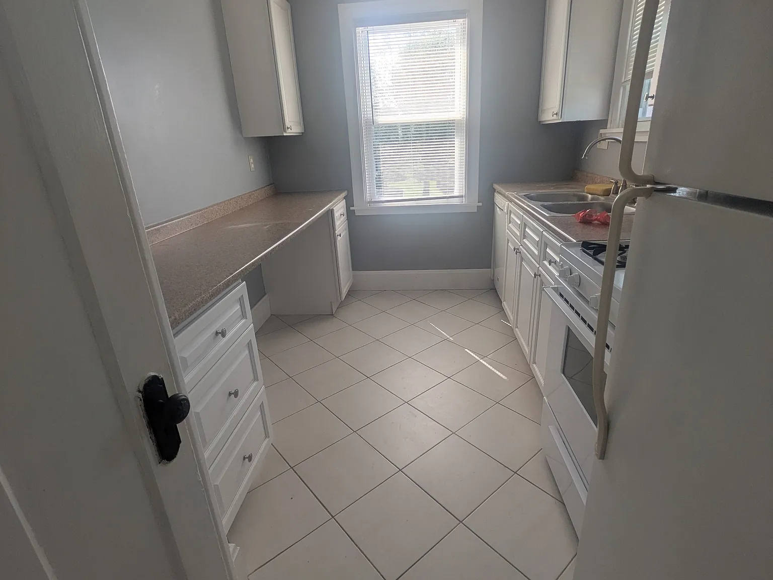 1901 Mentor Ave — Photo 3