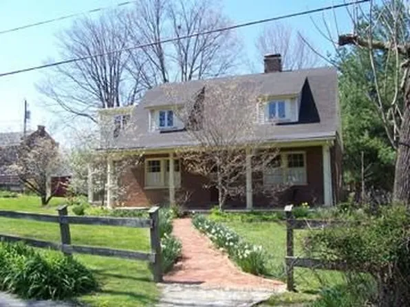 7 Estill St, Lexington, VA 24450