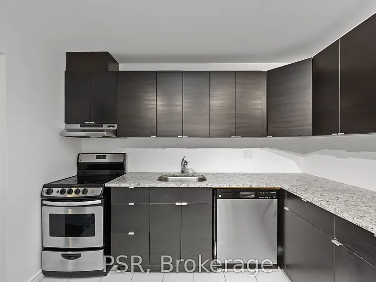 353 Queen St W #10 — Photo 8