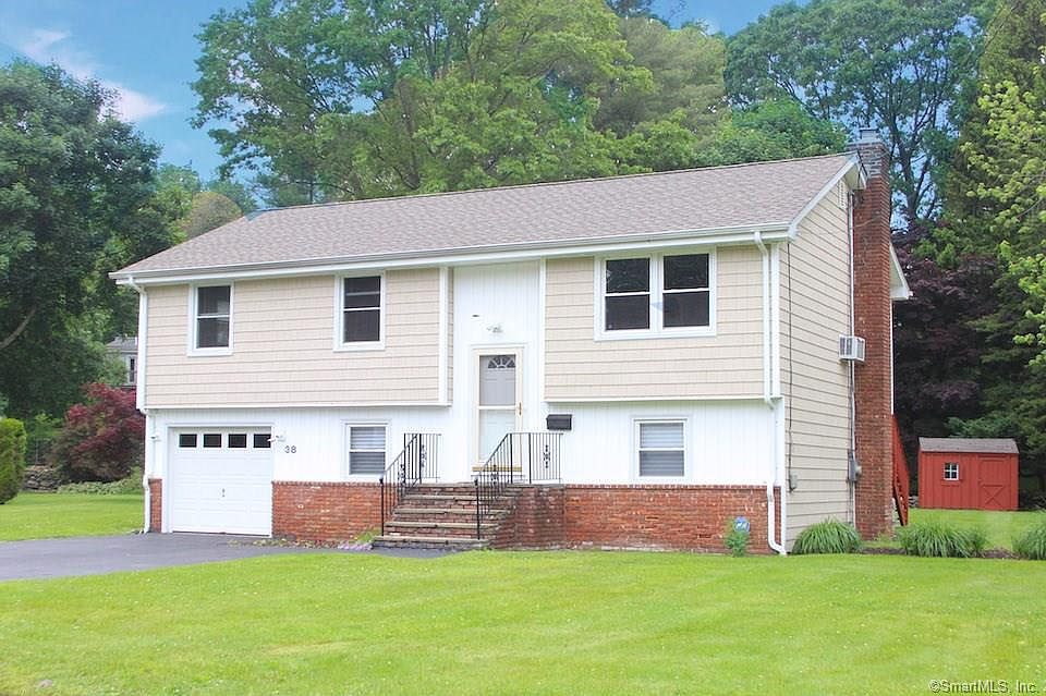 1st image of 38 Barmore Dr W