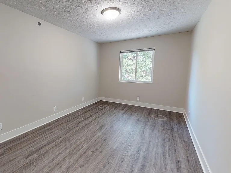 4001 Holdrege St — Photo 35