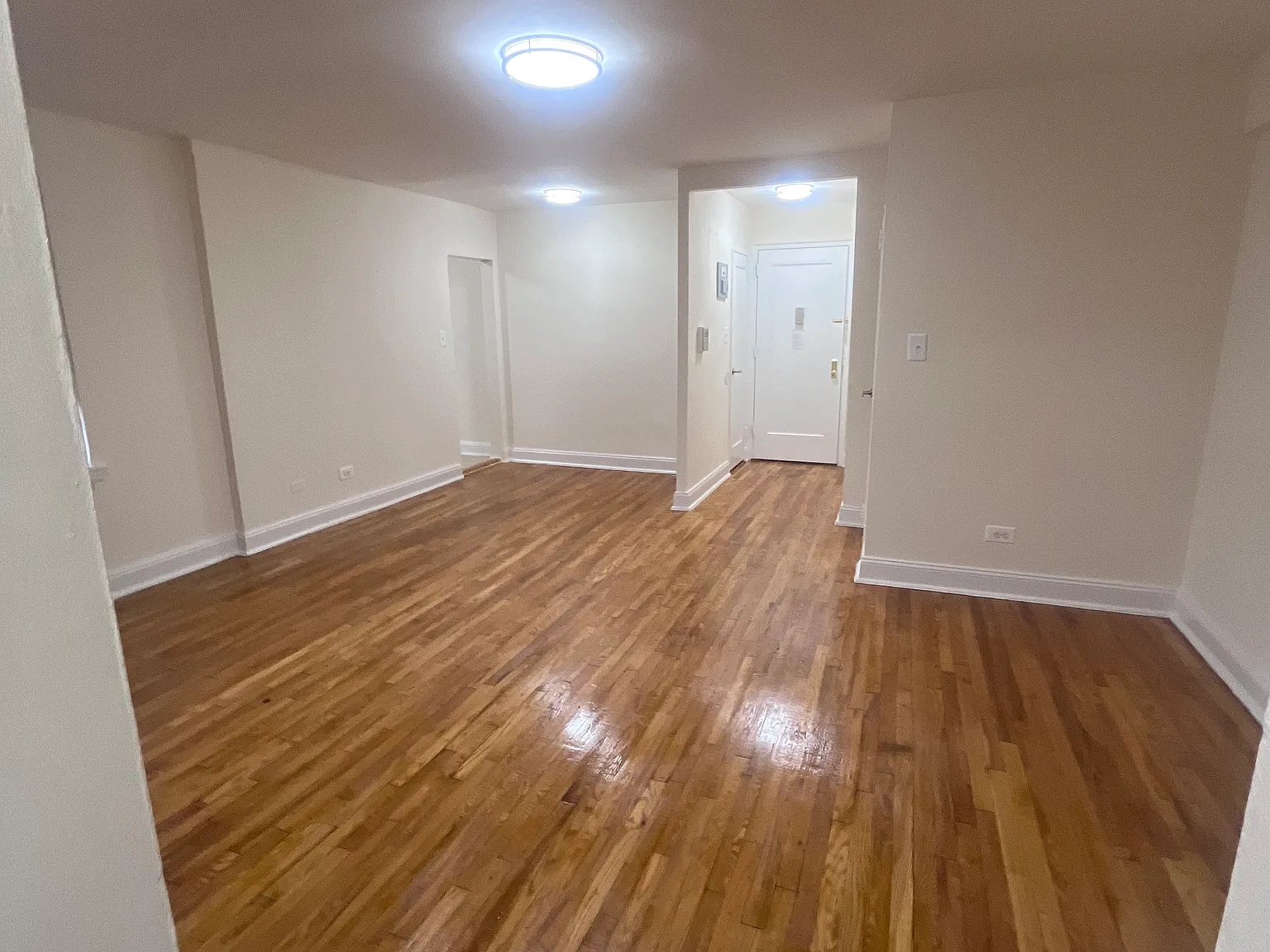 1 bed, 650 sqft, $2,200 — Photo 3