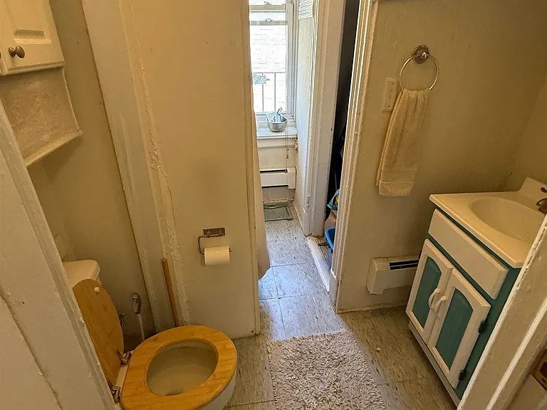 925 Park Ave #4R — Photo 8