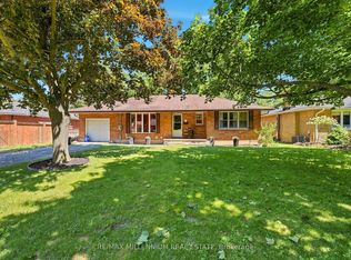 22 Montgomery Rd, Saint Thomas, ON N5R1S5