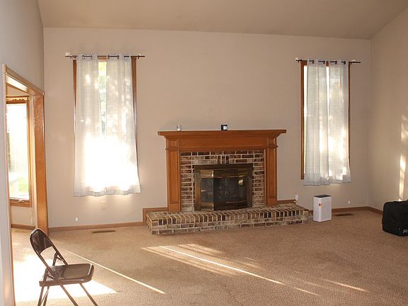 5th image of 52811 Kelly Dr