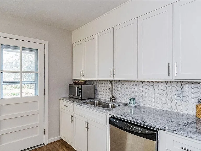 100 Marsey Ln — Photo 4