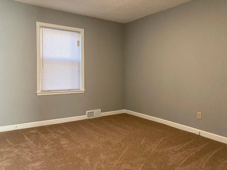 741 Rose Ave E #1 — Photo 6