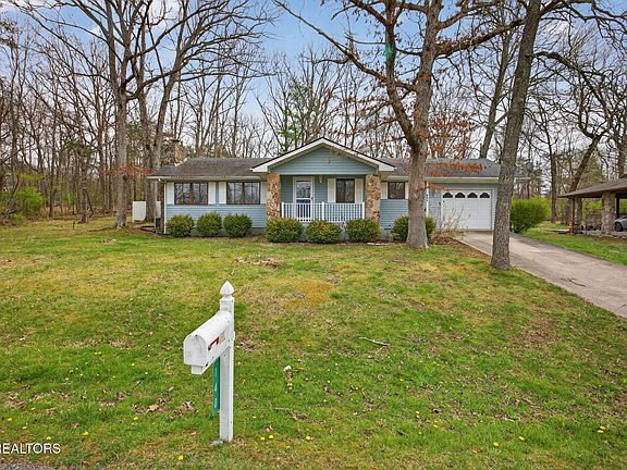 2nd image of 140 Lakeshire Dr