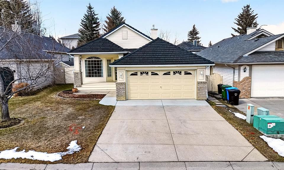 1st image of 711 Diamond Ct SE