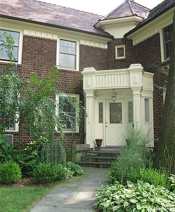 3rd image of 110 Continental Ave