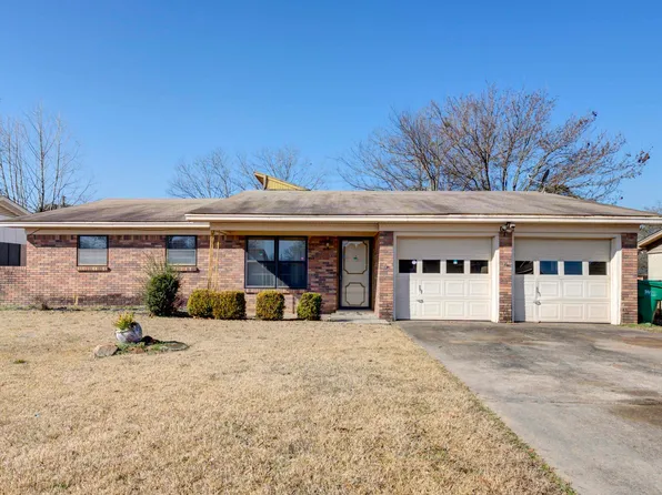 1708 Plantivigne Dr, Texarkana, TX 75501