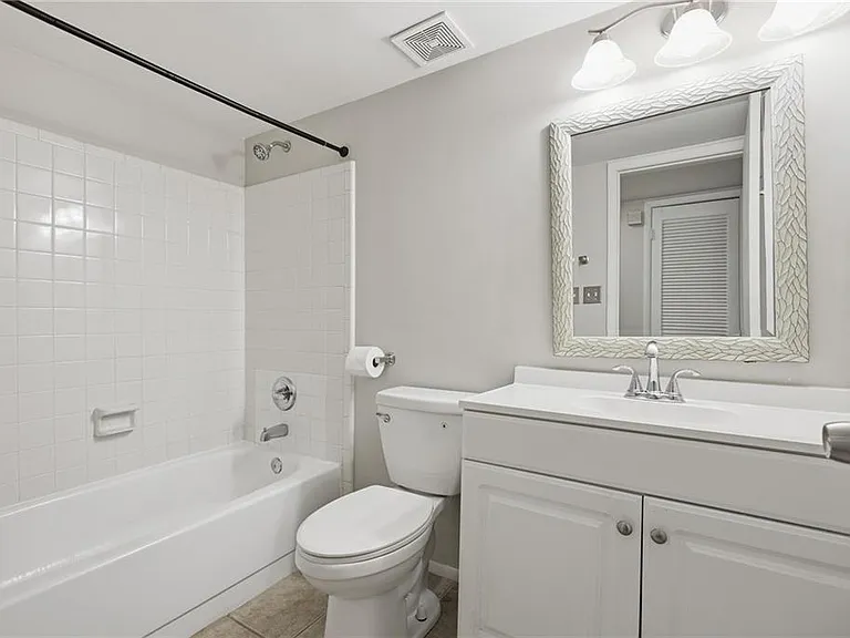 2183 Surrey Ct SE — Photo 25