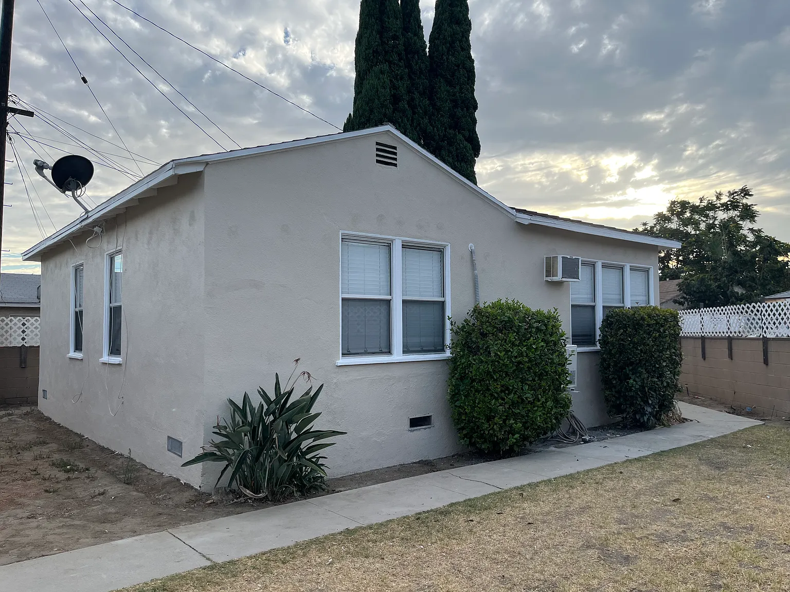 2 bed, 850 sqft, $2,450 — Photo 1