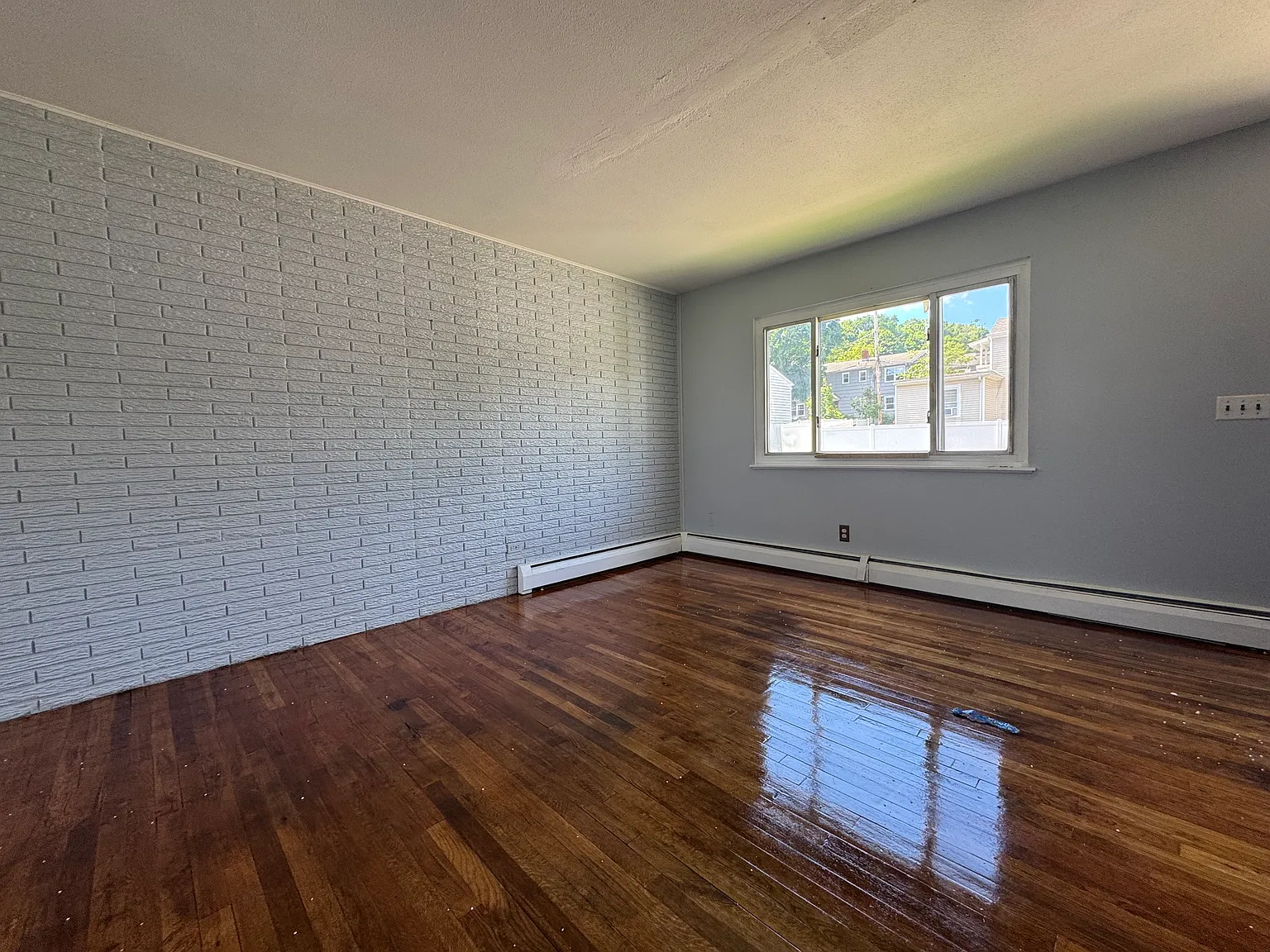 2 bed, 1.5 bath, 1100 sqft, $1,895 — Photo 2