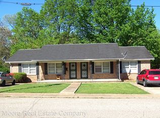 316 Woodland St APT B, Martin, TN 38237