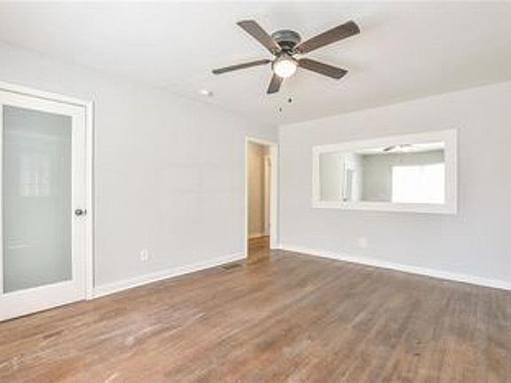 Spacious living room