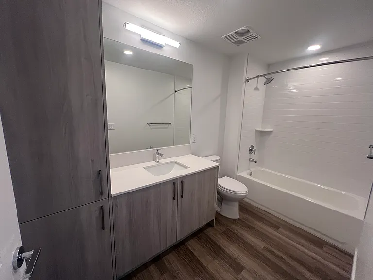 1100 N Miami Ave #C — Photo 11
