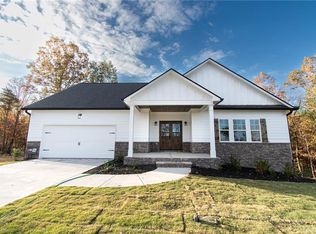 95 Moss Rd, Fairmount, GA 30139