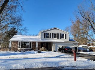 1553 Chickasaw Dr, Naperville, IL
