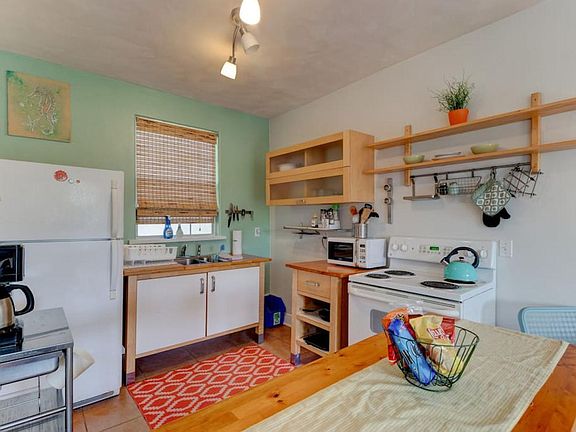 4th image of 315 Daytona Ave #B