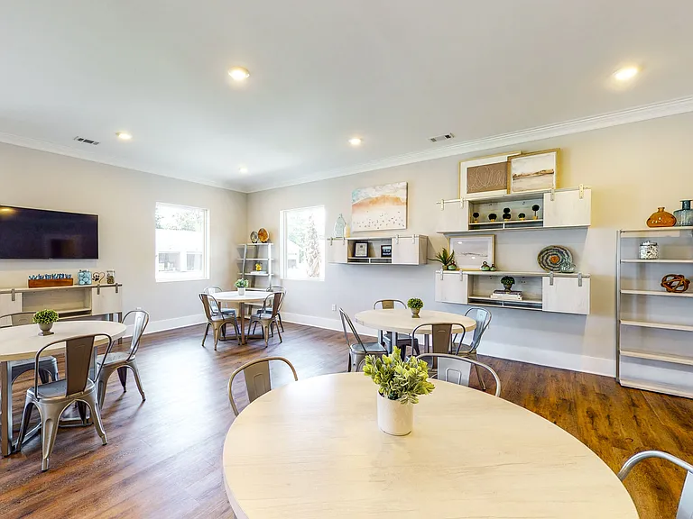 Coastal Club Apartments — Photo 43