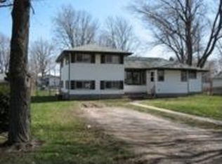 1626 N Kankakee St, Lincoln, IL 62656