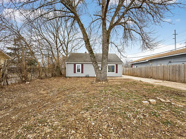 2804 Yankee Rd — Photo 33