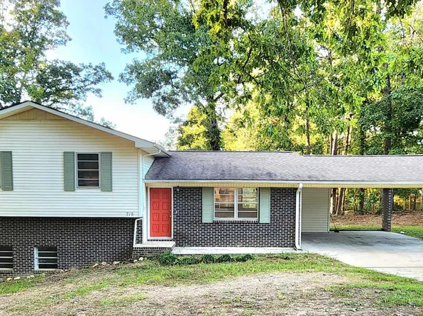 715 W 63rd St, Anniston, AL 36206