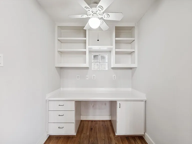 9710 Riddlewood Ln — Photo 22