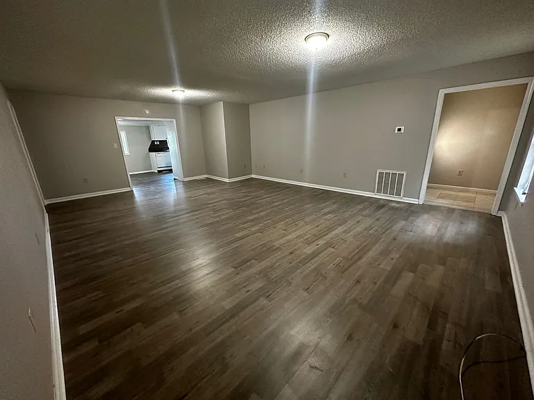 742 Old Sulphur Springs Rd — Photo 24