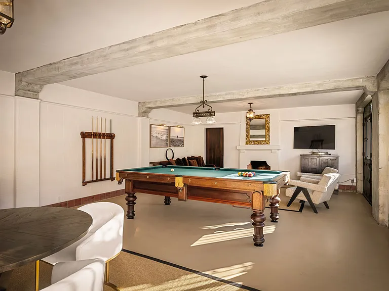 777 Ayala Ln — Photo 35