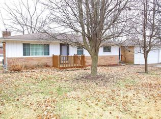 11 Grainey Dr, Glen Carbon, IL