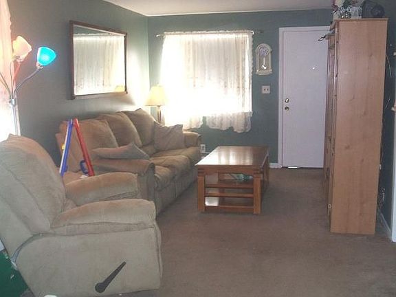 living room 19' x 10'