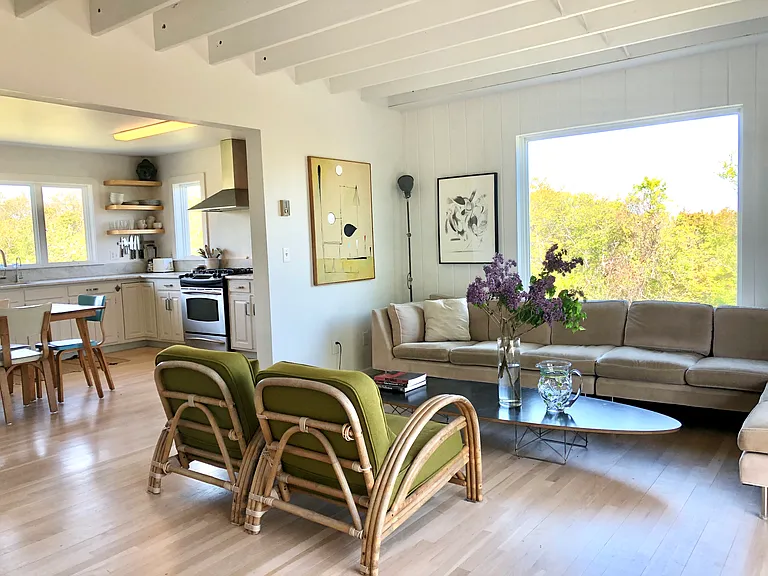 65 Seaside Ave — Photo 4