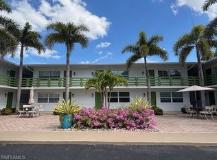 975 9th Ave S APT 12, Naples, FL 34102