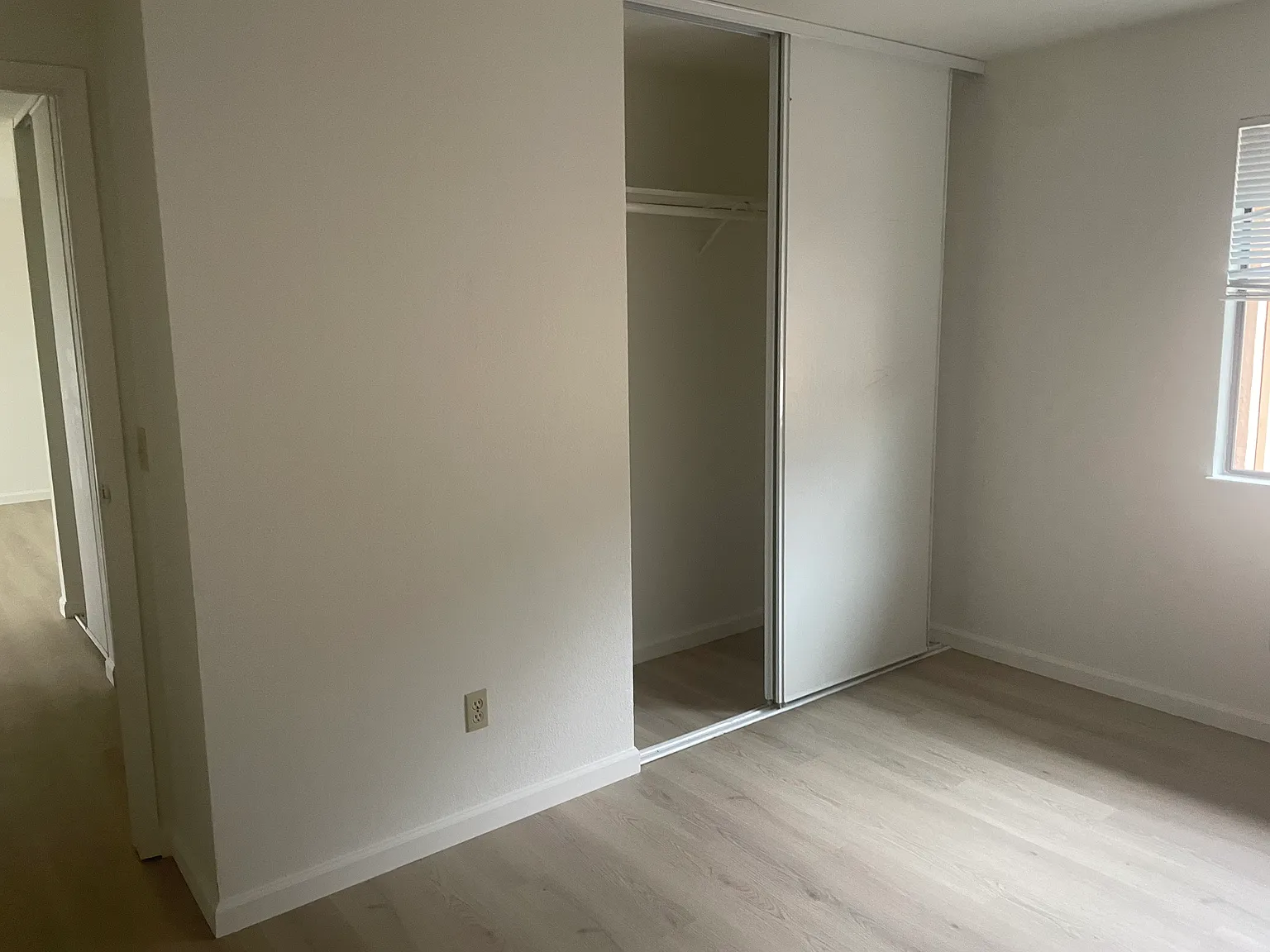 2 bed, 950 sqft, $2,600 — Photo 4