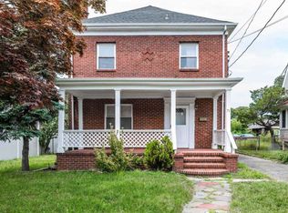 71 E Seaman Ave, Freeport, NY 11520