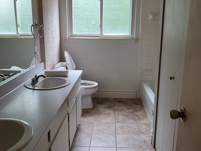 21105 Westfarm Ct — Photo 6