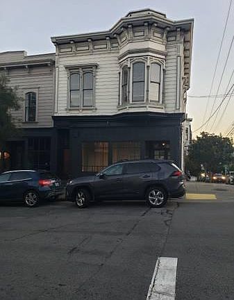 3rd image of 3093 Sacramento St