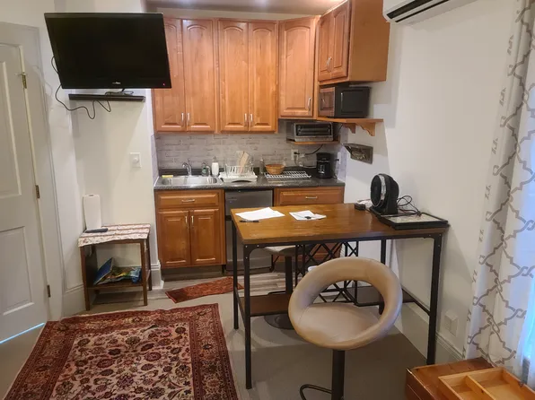 9A Forest St #9A, Cambridge, MA 02140