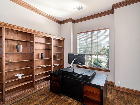 5th image of 841 Beechwood Ln