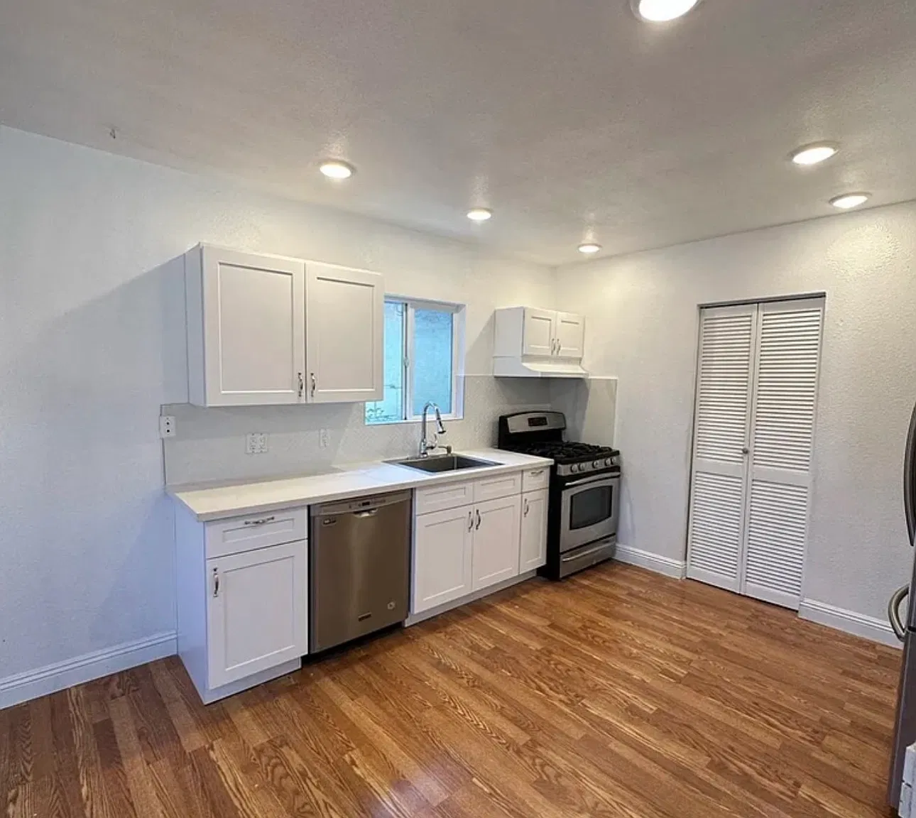 3 bed, $3,450 — Photo 3