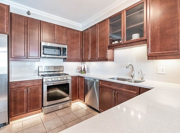 4th image of 1250 S Michigan Ave APT 2402