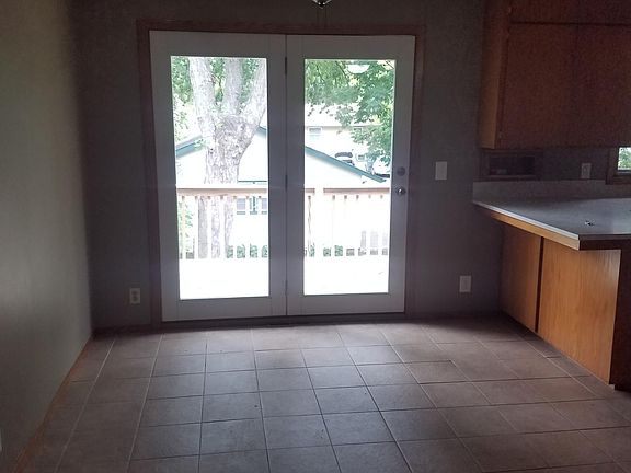 5th image of 1314 Iowa St #A