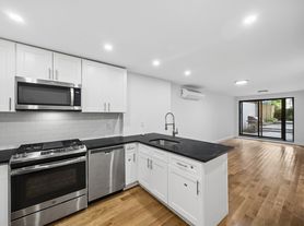 521 Decatur St